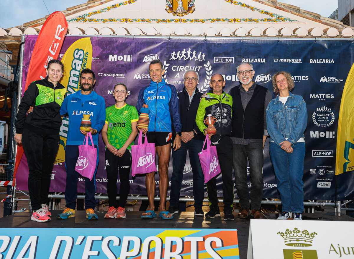 Kiket Roselló y Eri Yonamine dominan la Cursa Popular de Pedreguer en el Circuit a Peu Marina Alta Kiket Roselló y Eri Yonamine dominan la Cursa Popular de Pedreguer en el Circuit a Peu Marina Alta
