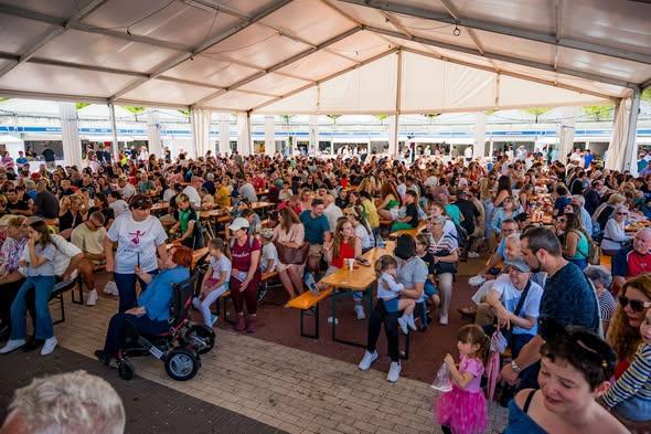 Calp se sirve en bandeja: cuatro días de tapas, conciertos y ambiente festivo Calp se sirve en bandeja: cuatro días de tapas, conciertos y ambiente festivo