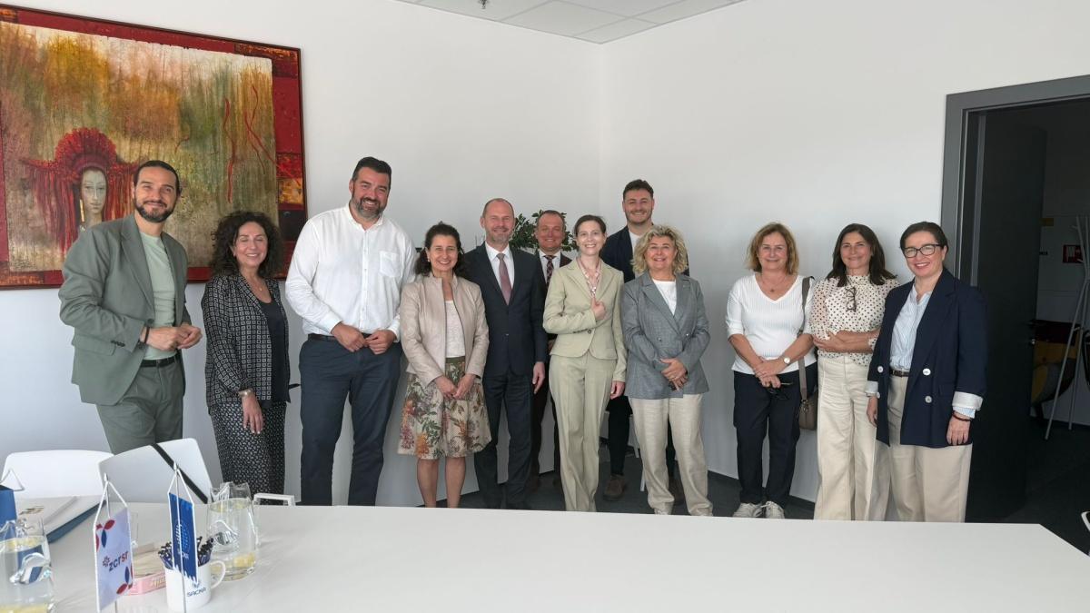 La nueva ruta Bratislava-Alicante sitúa a Dénia en el foco turístico eslovaco La nueva ruta Bratislava-Alicante sitúa a Dénia en el foco turístico eslovaco