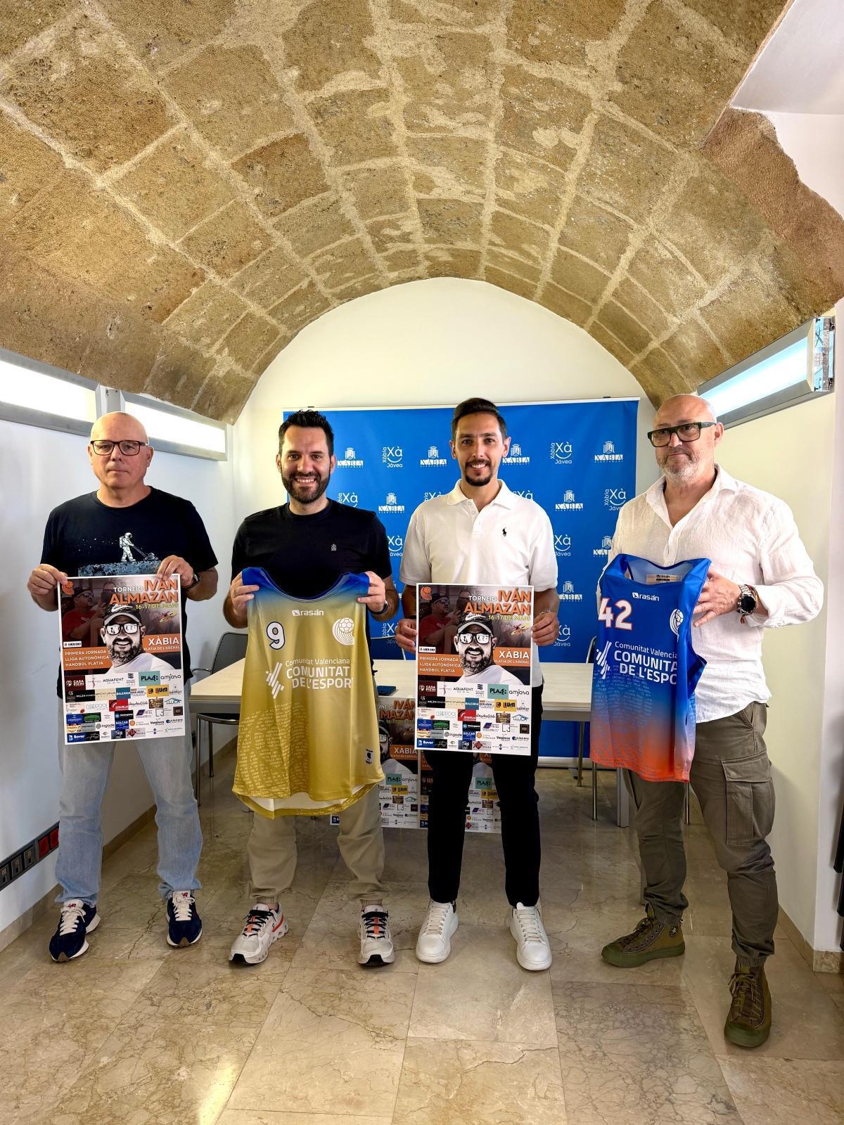 Xàbia reúne este fin de semana a cerca de 700 deportistas en el Torneo Ivan Almazán de balonmano playa Xàbia reúne este fin de semana a cerca de 700 deportistas en el Torneo Ivan Almazán de balonmano playa