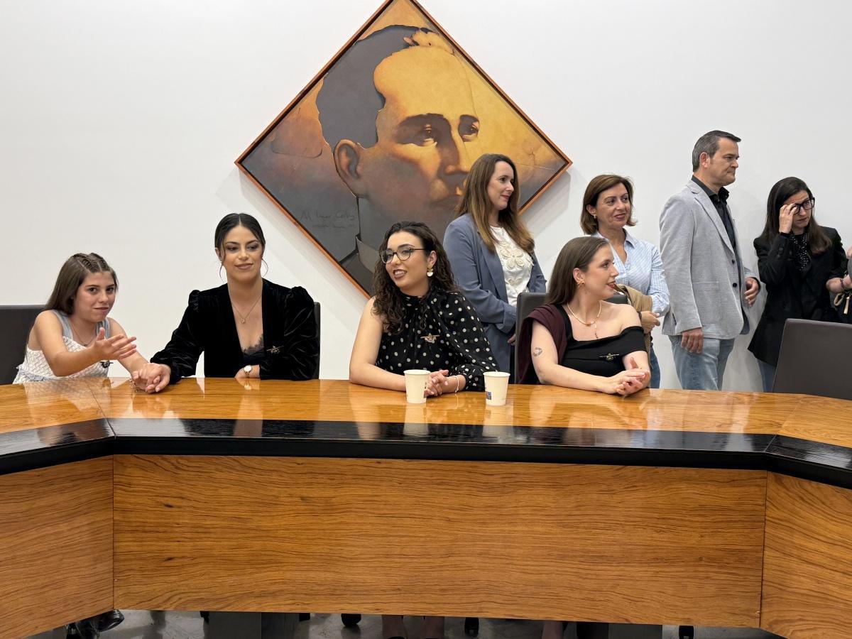 La emoción fallera toma Dénia con la elección de Amanda Giménez y Lucía Tabernero