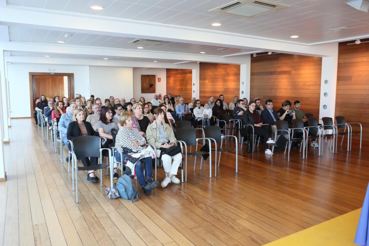 El universo de los sueños llega a Dénia con la presentación de "El príncipe onírico" de Sergi Segarra El universo de los sueños llega a Dénia con la presentación de "El príncipe onírico" de Sergi Segarra