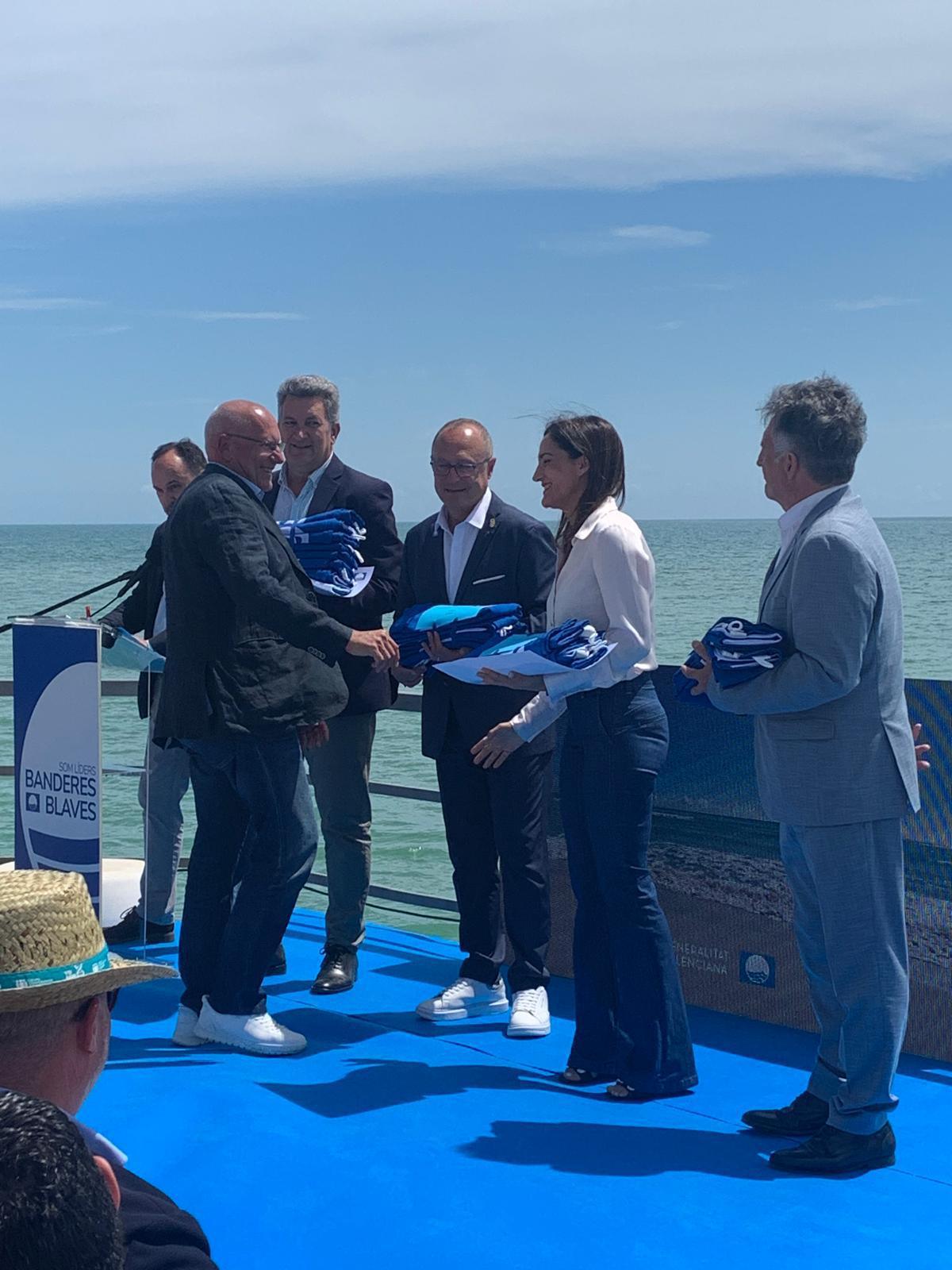 Dénia presume de litoral: siete Banderas Azules y un reconocimiento para el Museu de la Mar