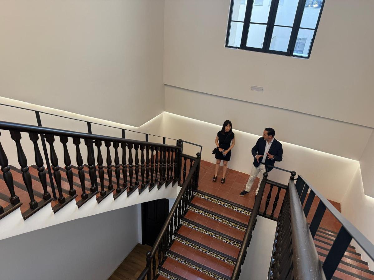 Los alcaldes de la historia democrática de Benissa se reúnen en una multitudinaria inauguración del Ayuntamiento