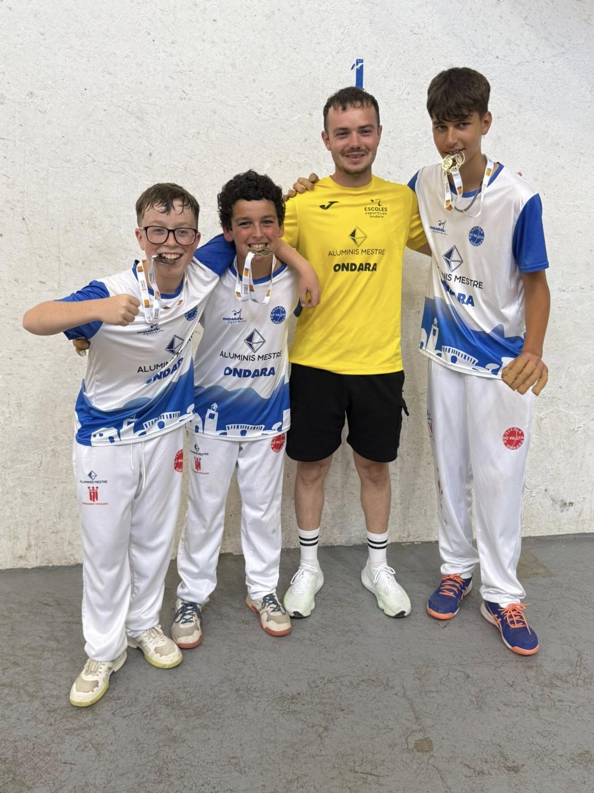 Arnau Montilla, Àlex Chaves i Aleix Contrí toquen cel de la pilota valenciana a Ondara