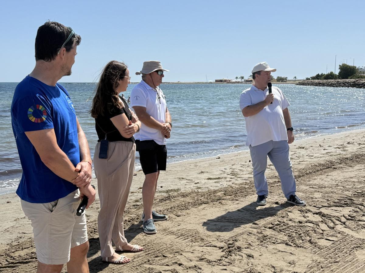 Dénia celebra el Día de los Océanos con la suelta de quince tortugas al mar