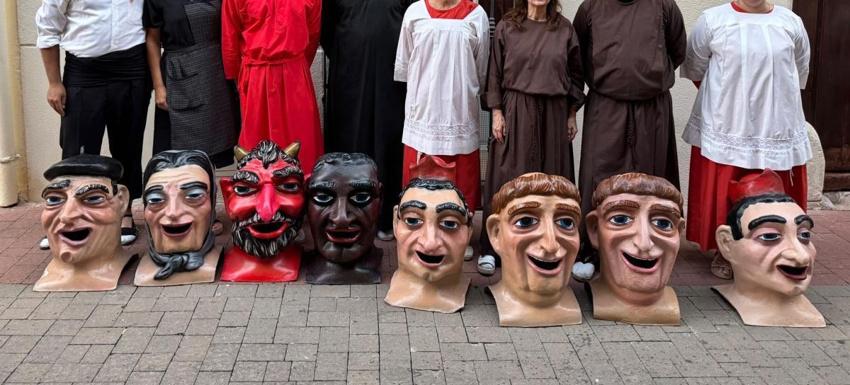 Ondara manté viva la tradició del Corpus amb una multitudinària exhibició de danses populars 