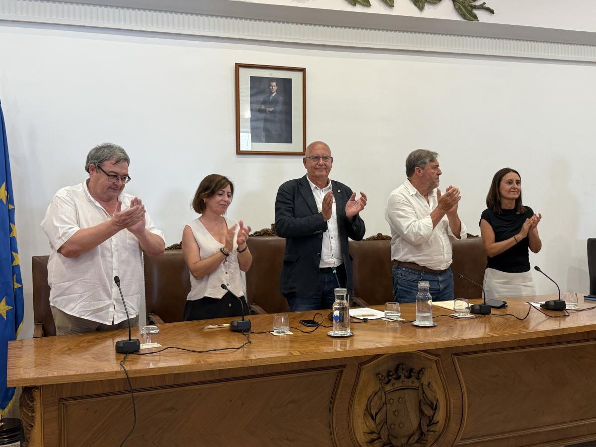 Vicent Grimalt baja el telón de una etapa de once años en la Alcaldía de Dénia Vicent Grimalt baja el telón de una etapa de once años en la Alcaldía de Dénia