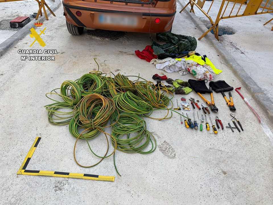 Dos detenidos por una oleada de robos de cobre en alumbrado público, Xàbia en la lista
