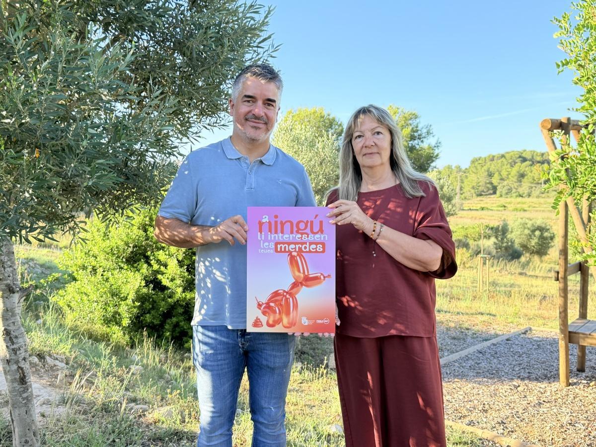 Benitatxell saca la correa al incivismo canino: “A nadie le interesan tus mierdas" Benitatxell saca la correa al incivismo canino: “A nadie le interesan tus mierdas"
