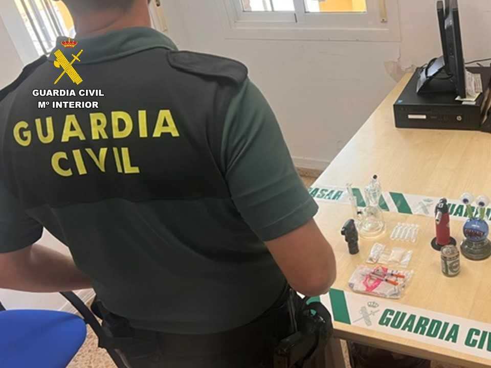 Investigan a un conductor fugado tras ocasionar un accidente en la AP7 a la altura de Pedreguer Investigan a un conductor fugado tras ocasionar un accidente en la AP7 a la altura de Pedreguer