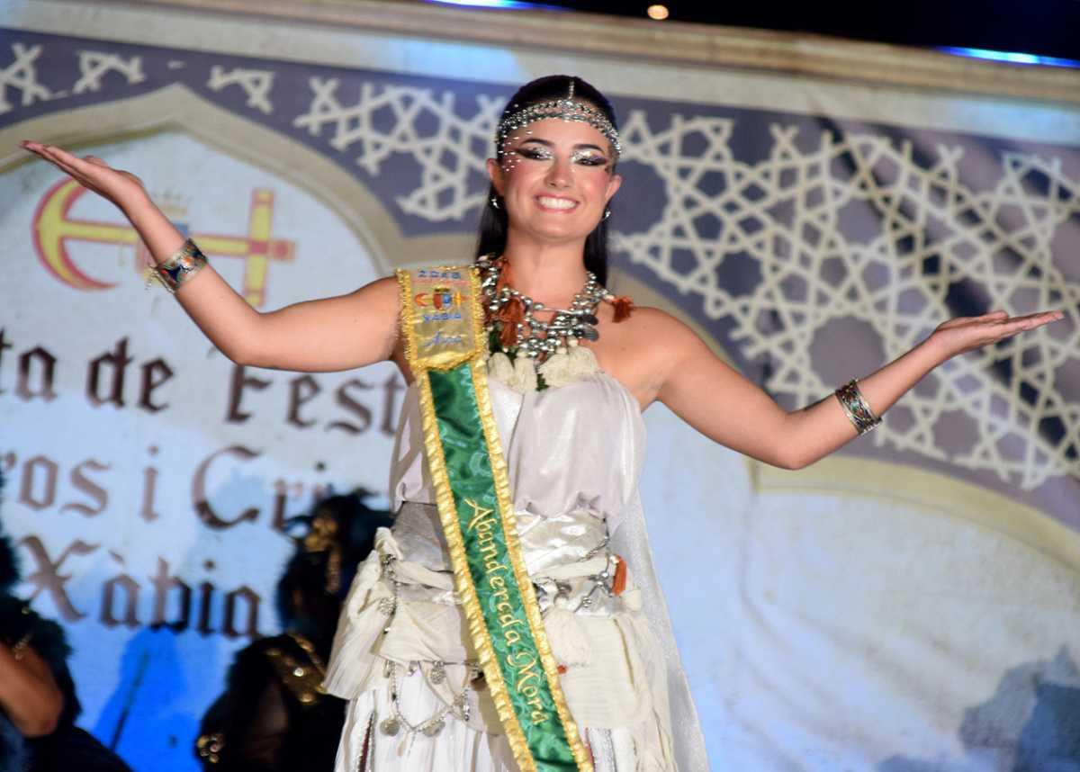 Xàbia abre sus Moros i Cristians con una presentación que ensalza la tradición y la convivencia Xàbia abre sus Moros i Cristians con una presentación que ensalza la tradición y la convivencia