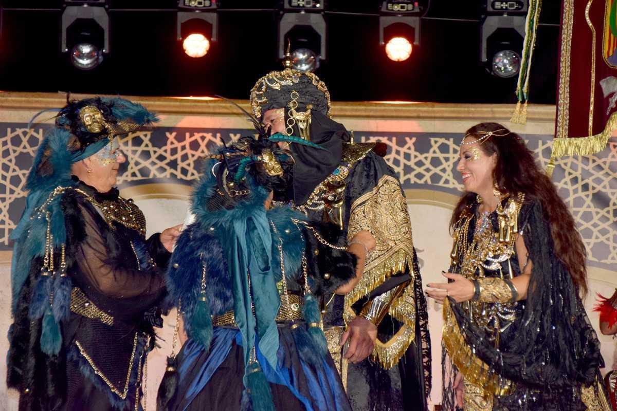 Xàbia abre sus Moros i Cristians con una presentación que ensalza la tradición y la convivencia Xàbia abre sus Moros i Cristians con una presentación que ensalza la tradición y la convivencia
