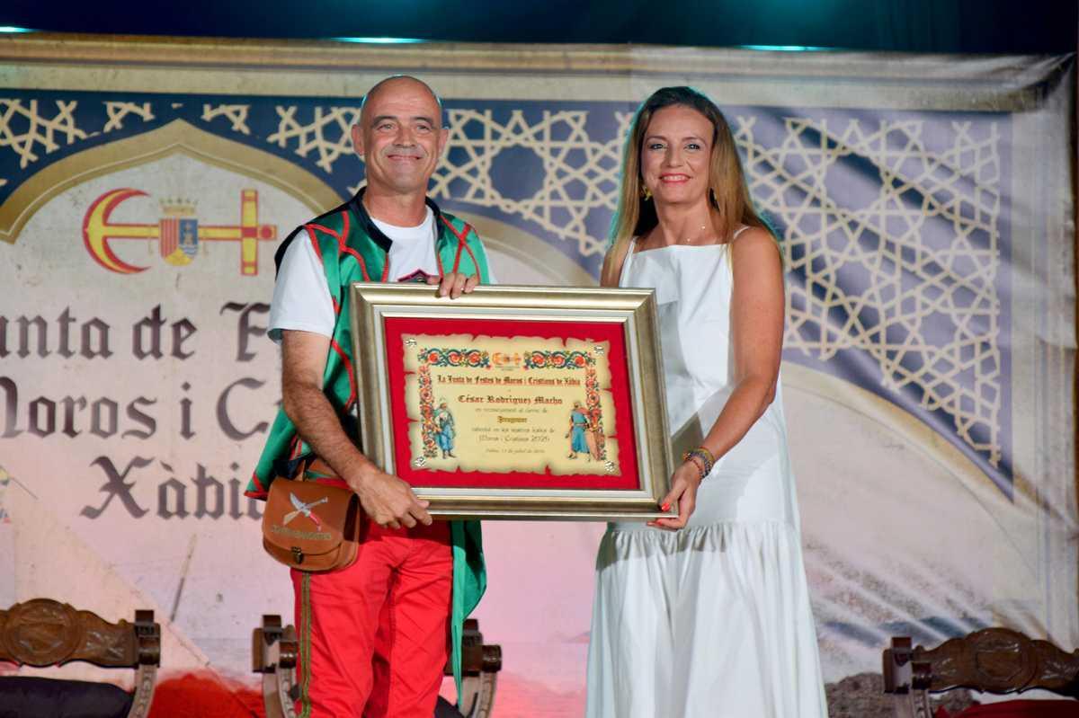 Xàbia abre sus Moros i Cristians con una presentación que ensalza la tradición y la convivencia Xàbia abre sus Moros i Cristians con una presentación que ensalza la tradición y la convivencia