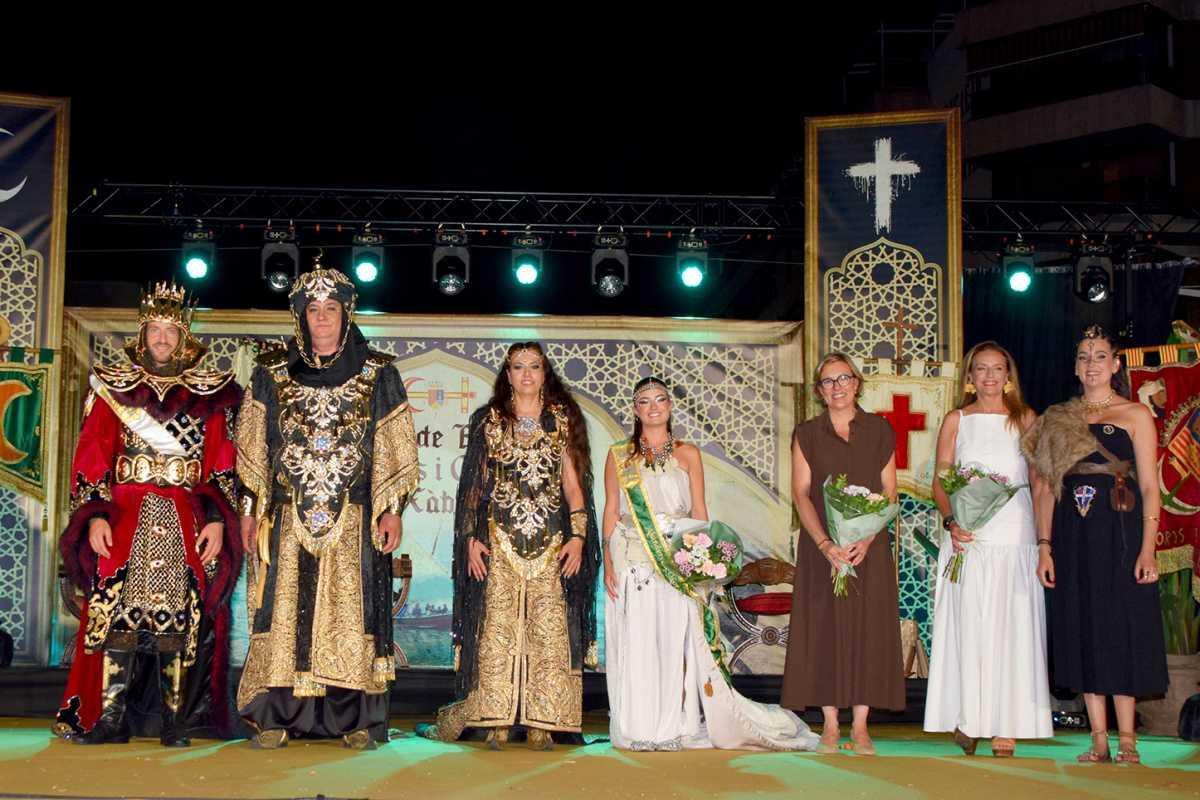 Xàbia abre sus Moros i Cristians con una presentación que ensalza la tradición y la convivencia Xàbia abre sus Moros i Cristians con una presentación que ensalza la tradición y la convivencia