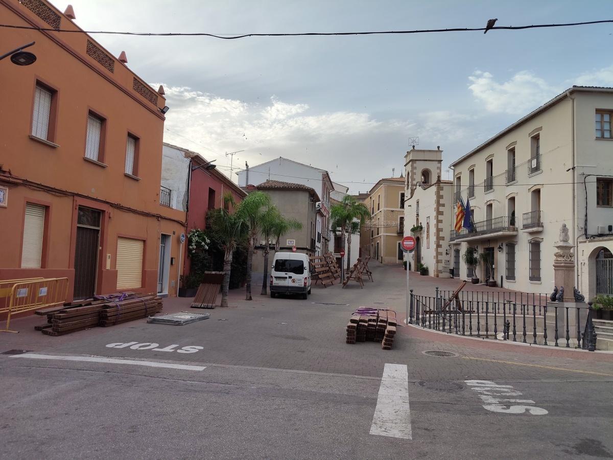 Els carrers d'Ondara ja es transformen per a les Festes de Sant Jaume