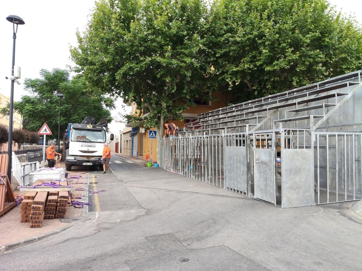 Els carrers d'Ondara ja es transformen per a les Festes de Sant Jaume Els carrers d'Ondara ja es transformen per a les Festes de Sant Jaume