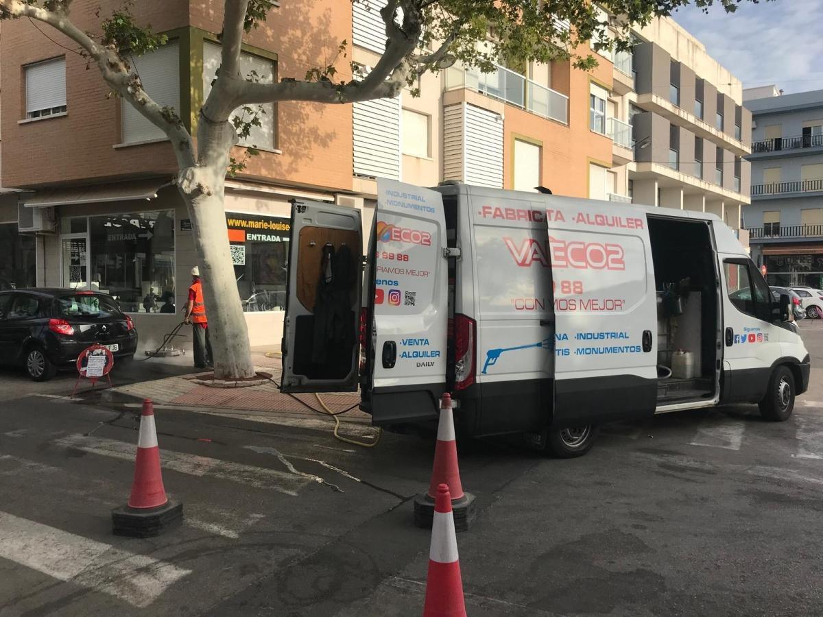 Ondara treballa en la recuperació de la normalitat després de les Festes de Sant Jaume amb un ampli dispositiu de neteja i restitució dels espais públics.