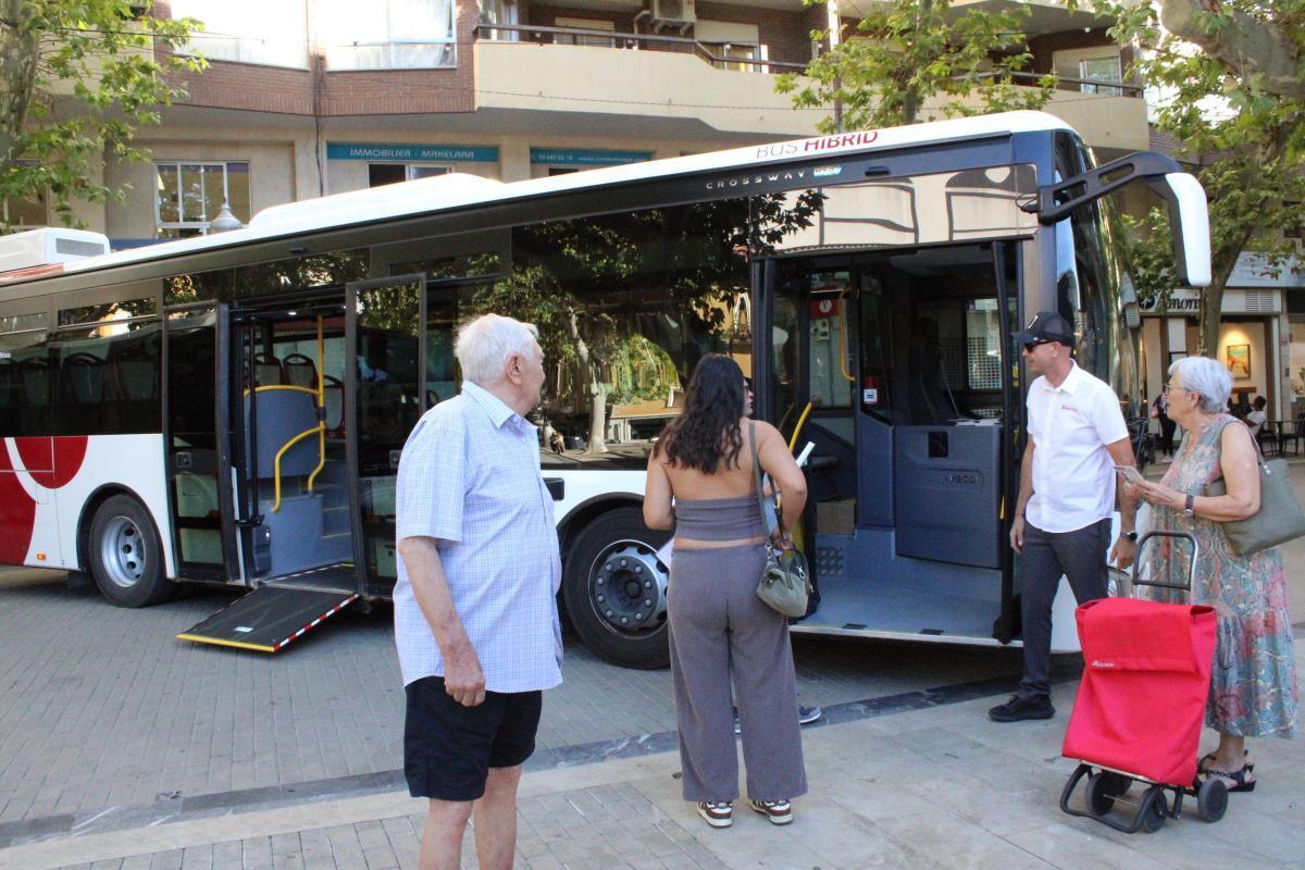 Dénia estrena siete autobuses híbridos y eléctricos para renovar BusDenia