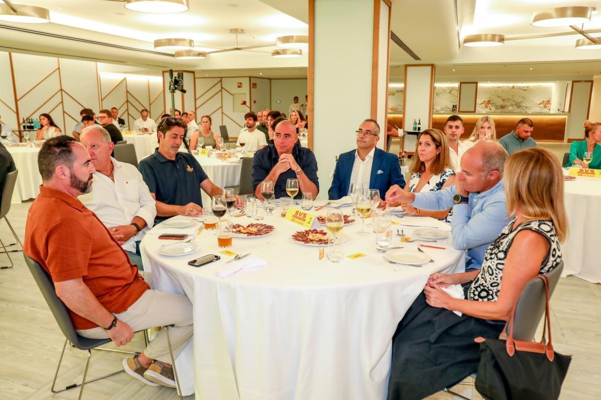 SVS cumple 15 años y homenajea a los profesionales que hacen posible su misión de proteger vidas SVS cumple 15 años y homenajea a los profesionales que hacen posible su misión de proteger vidas