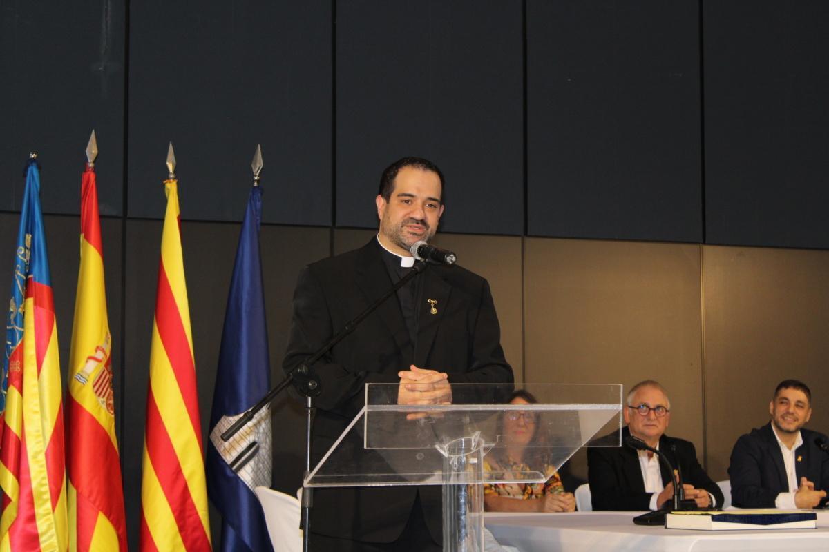 Ximo Silvestre rep l’abraç d’un poble que ja és seu Ximo Silvestre rep l’abraç d’un poble que ja és seu