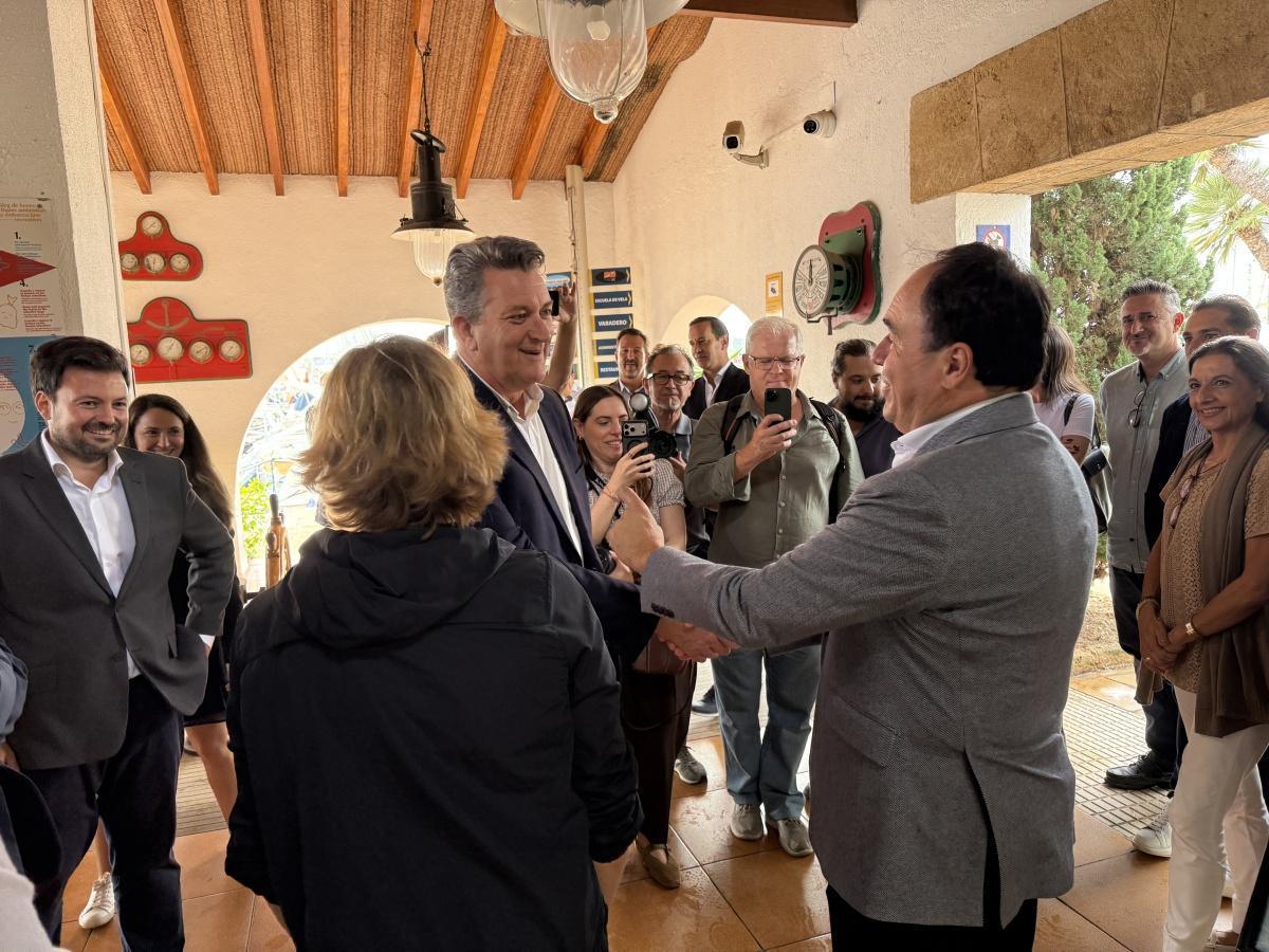 Pérez Llorca visita las obras del Puerto de Xàbia