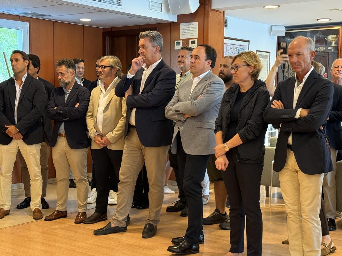 Pérez Llorca visita las obras del Puerto de Xàbia
