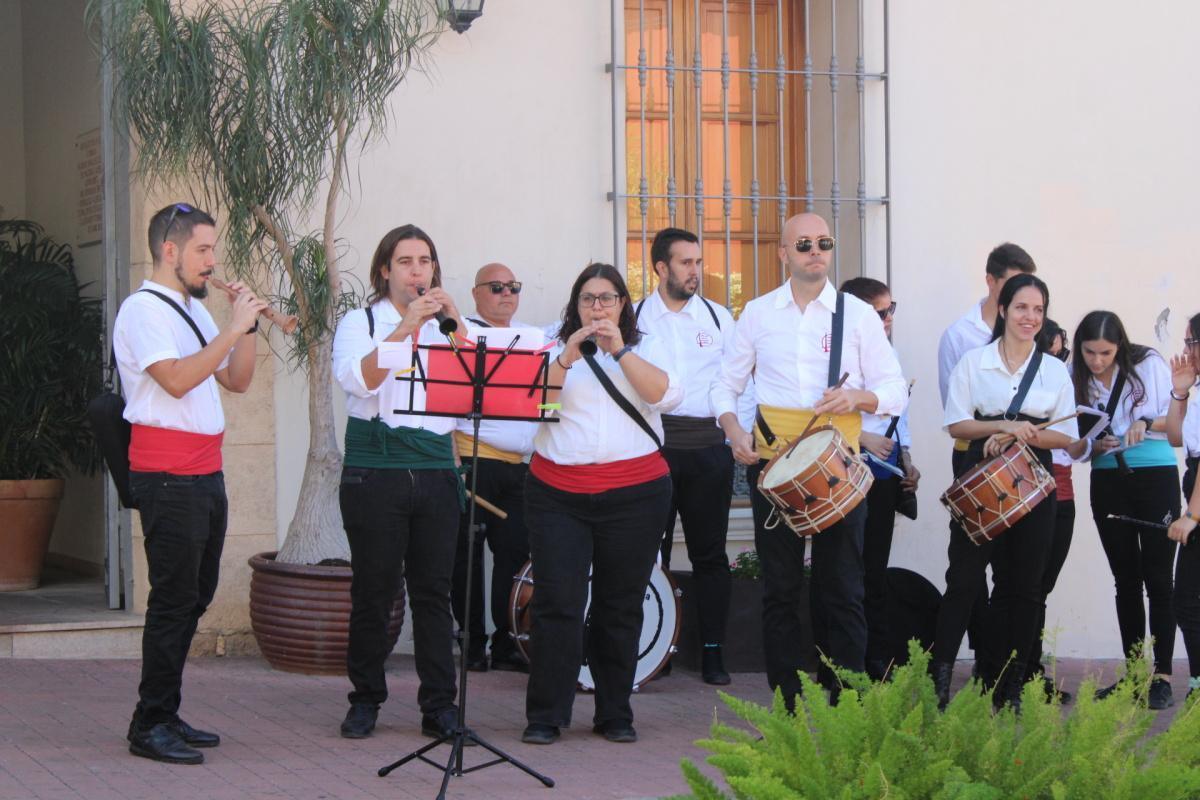 Ondara celebra el 9 d’Octubre amb una gran participació i distingeix Sergi Mallol, Antonio Torres i Josep Alemany Ondara celebra el 9 d’Octubre amb una gran participació i distingeix Sergi Mallol, Antonio Torres i Josep Alemany