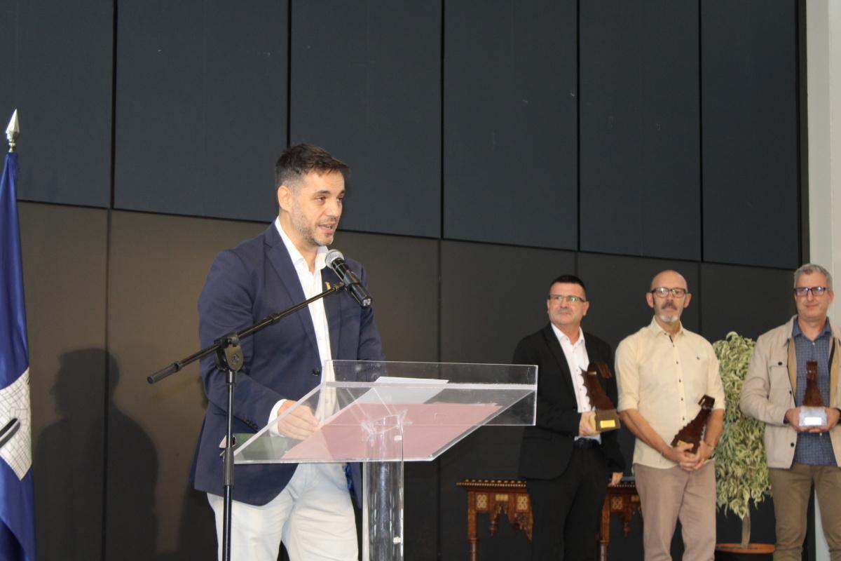 Ondara celebra el 9 d’Octubre amb una gran participació i distingeix Sergi Mallol, Antonio Torres i Josep Alemany