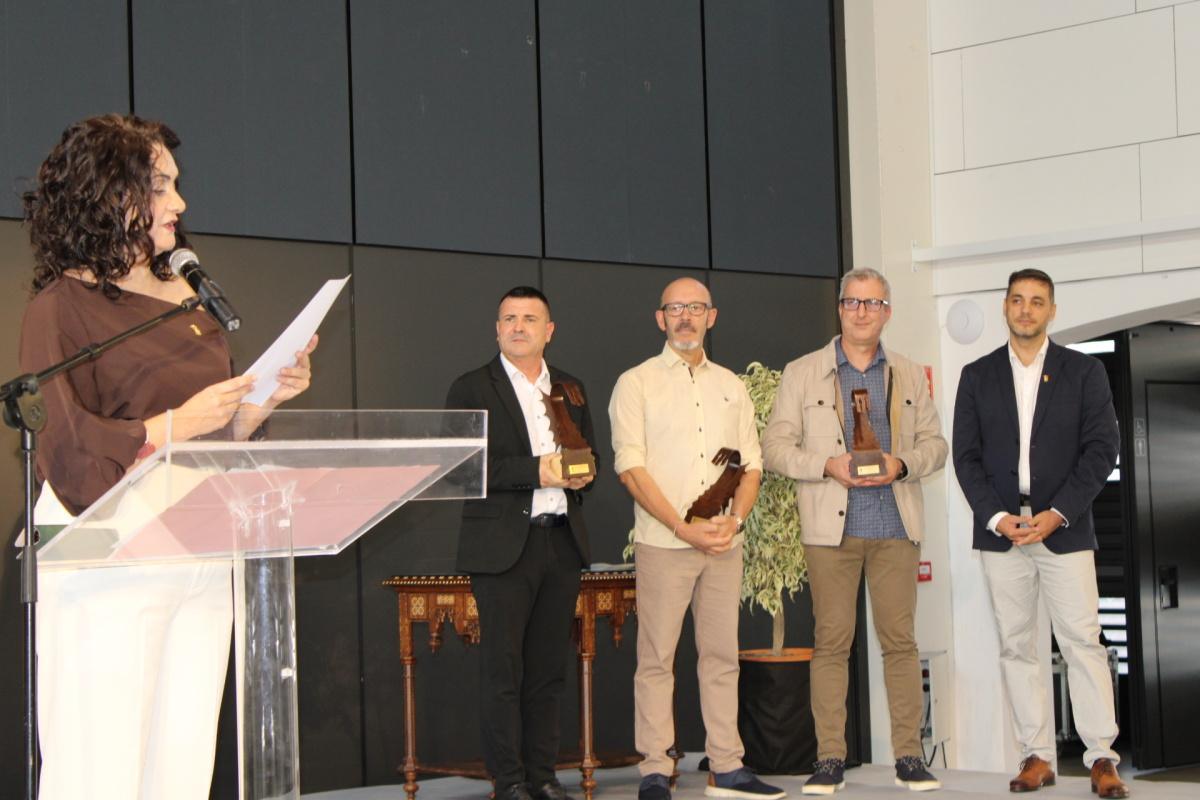 Ondara celebra el 9 d’Octubre amb una gran participació i distingeix Sergi Mallol, Antonio Torres i Josep Alemany
