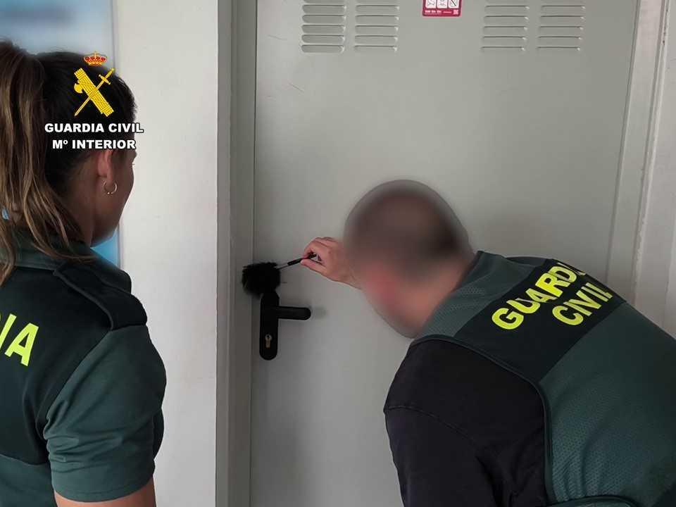 Detenidas tres personas por cometer cinco robos en lavanderías del Verger, Pedreguer y Gata