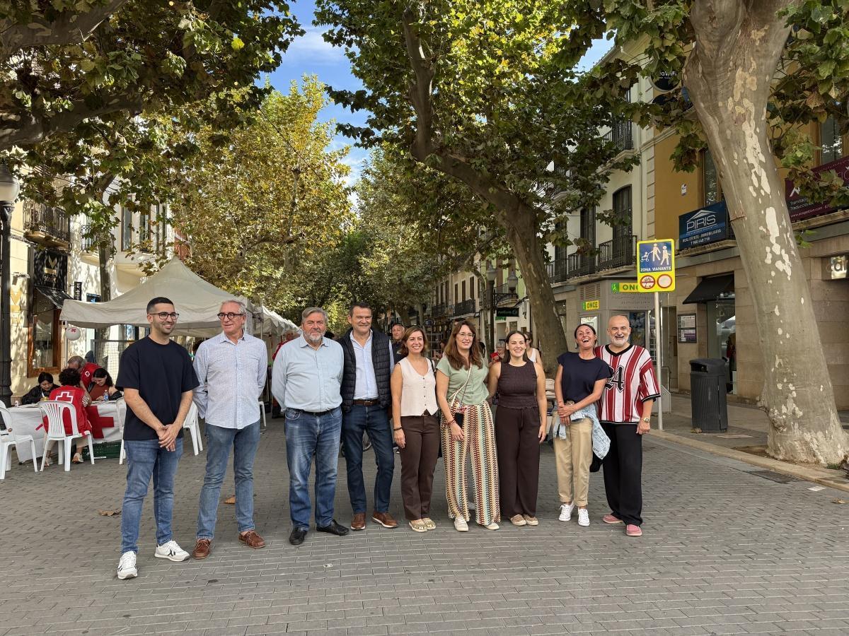 Dénia sale a la calle para dar voz a sus asociaciones y llenar la ciudad de solidaridad