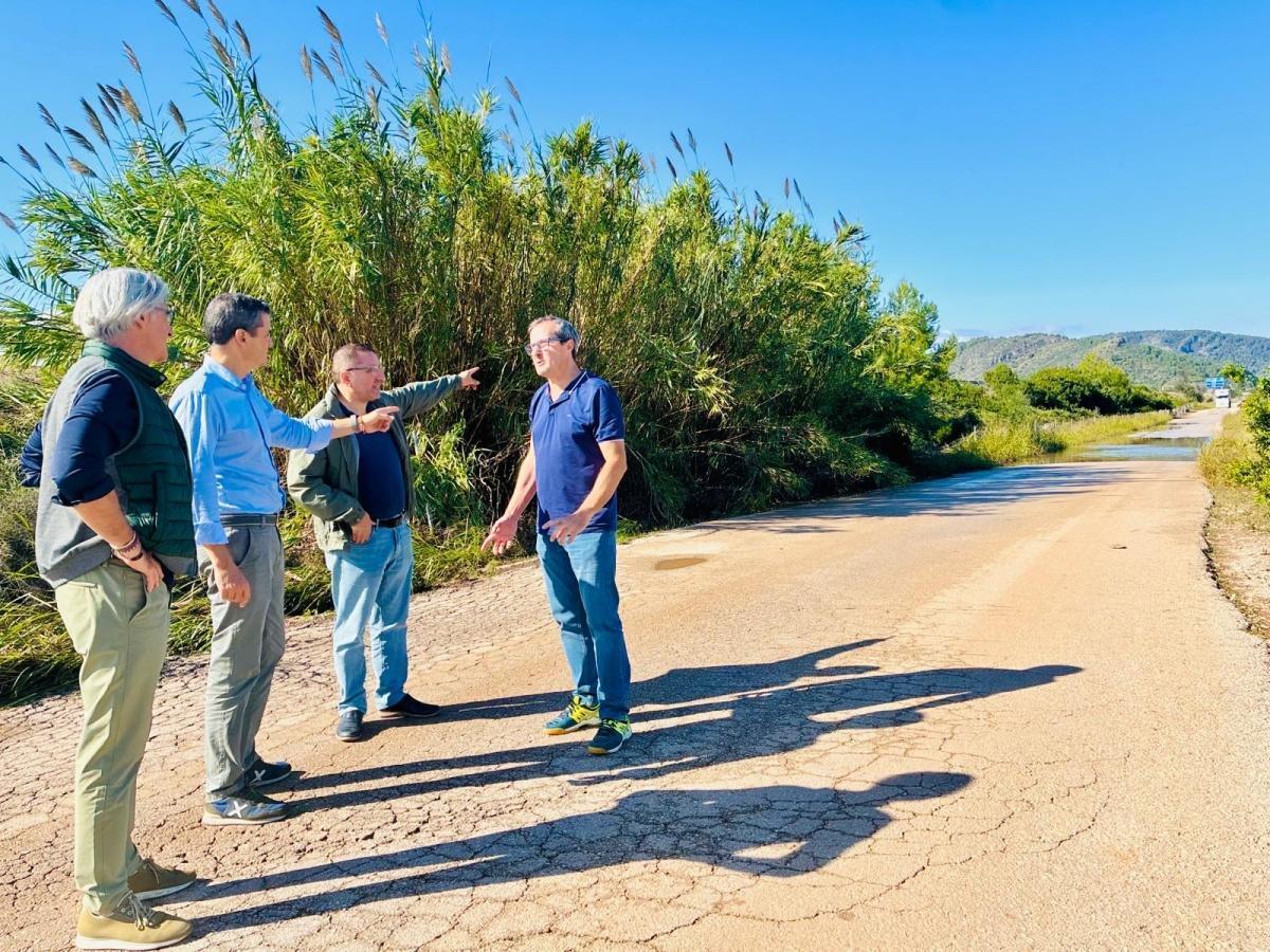 El director general de Industria de la Generalitat visita las zonas industriales afectadas por la DANA en Oliva y Pego