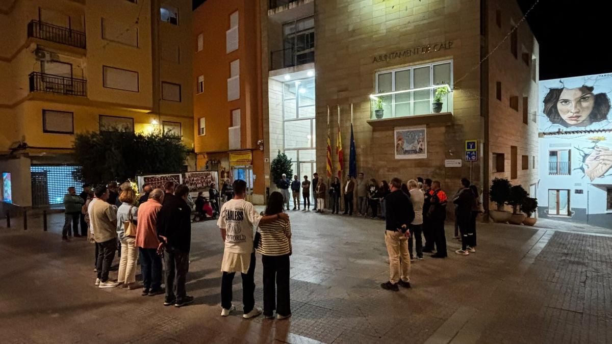 Un desgarrador minuto de silencio recorre la Marina Alta 