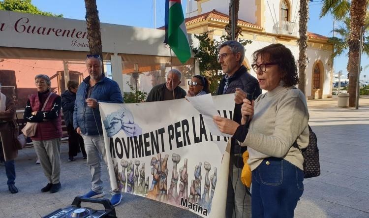 Movilización en Dénia contra la intervención de Trump en Venezuela