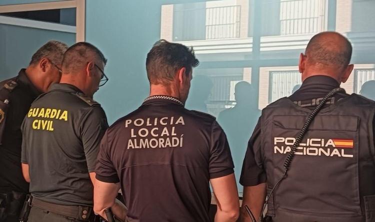 Dos operativos policiales conjuntos de control de establecimientos se saldan con 17 detenidos por extranjería y uno más por OEDE