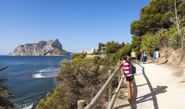 La senda Voramar Calalga de Calp renueva por quinto año seguido el reconocimiento Sendero Azul