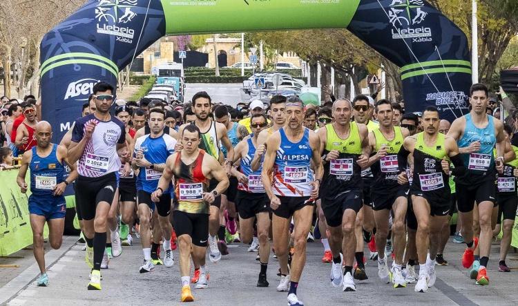 Xàbia late al ritmo del 10K con triunfos de Francisco López y María Isabel Ferrer
