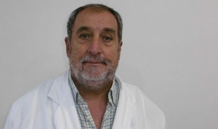 Auriculares con volúmenes elevados o espacios muy ruidosos, algunos de los factores de la pérdida auditiva en jóvenes