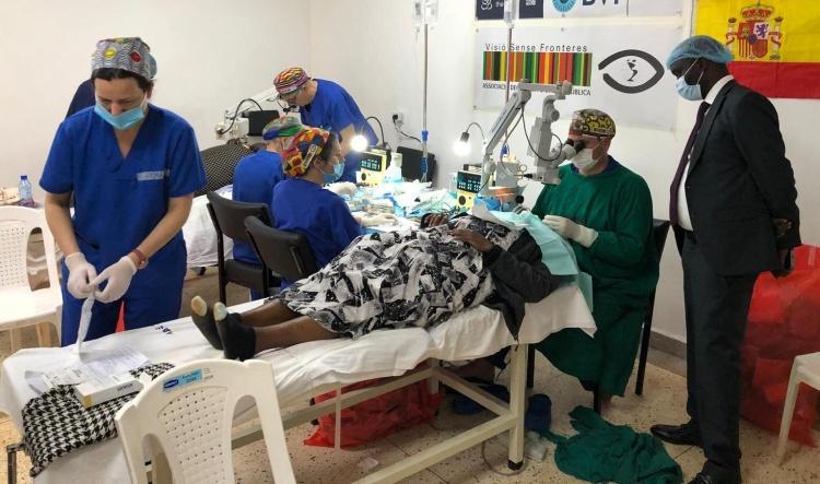 Visió sense Fronteres lleva a cabo 235 operaciones de cataratas en una nueva misión en Kenia