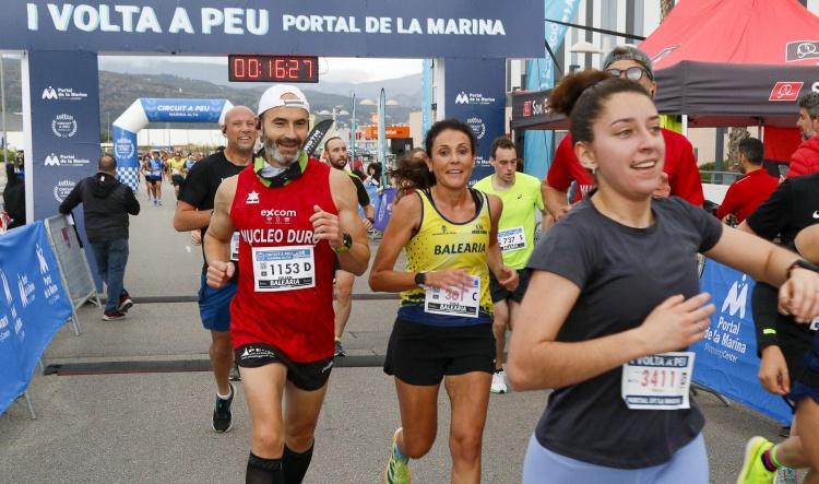La III Volta a Peu Portal de la Marina convierte el deporte en un acto solidario