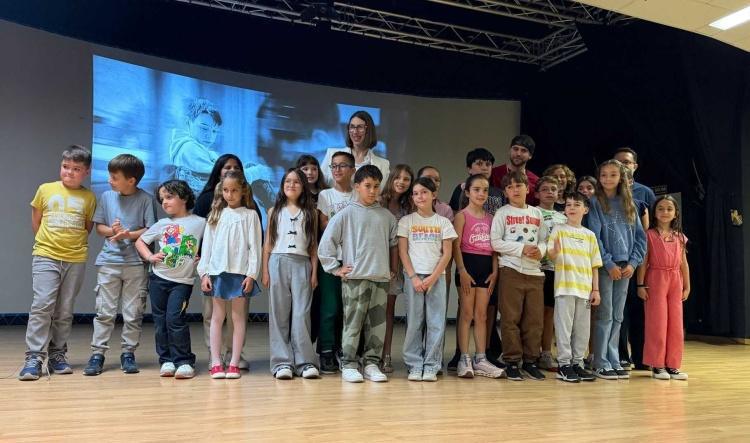 El ‘Beo Beo’ contra el bullying de Plus Media da el salto al rap en el colegio Llebeig de Dénia