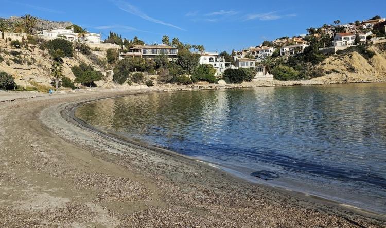 Calp logra por primera vez cinco banderas azules en sus playas
