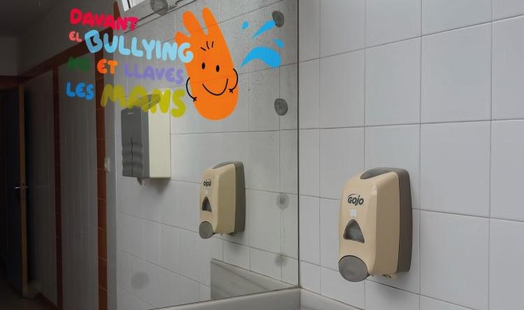 Los colegios de Dénia se unen: 'Si el bullying fa que ens pugem a les parets, aleshores pintem les parets'