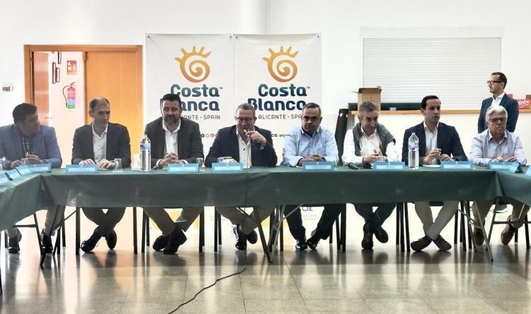 Diputación apuesta por una estrategia conjunta para consolidar el cicloturismo en la Costa Blanca