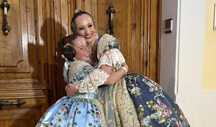 La emoción fallera toma Dénia con la elección de Amanda Giménez y Lucía Tabernero