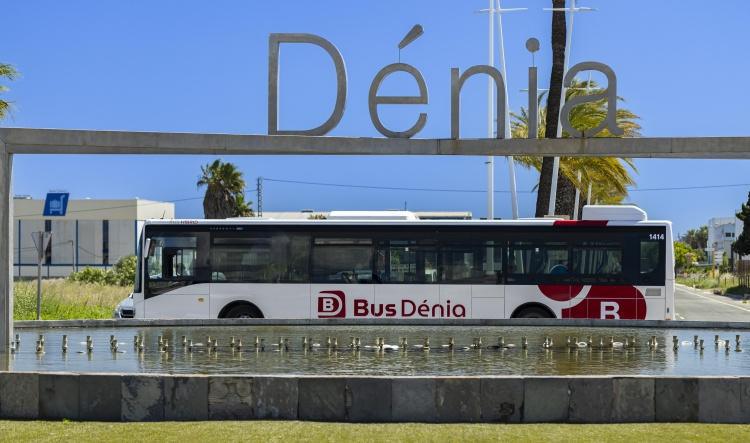 Dénia contará con más autobuses, con mayor cobertura de zonas y horaria 