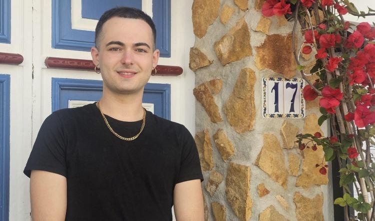 El actor calpino Lluís Tur dará voz al pregón del CalPride 2026 en Calp
