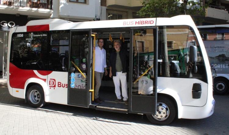 Dénia estrena siete autobuses híbridos y eléctricos para renovar BusDenia