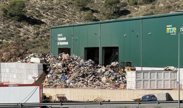 La basura de Adam en la Marina Alta llega hasta la planta del Campello